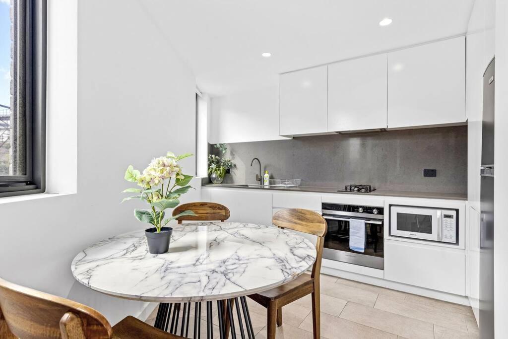 Studio For Long Term Tenants In Strathfield Cbd Sidney Dış mekan fotoğraf